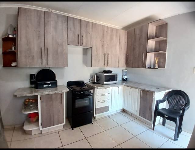 2 BEDROOM HOUSE FOR SALE IN SASOLBURG EXT 1